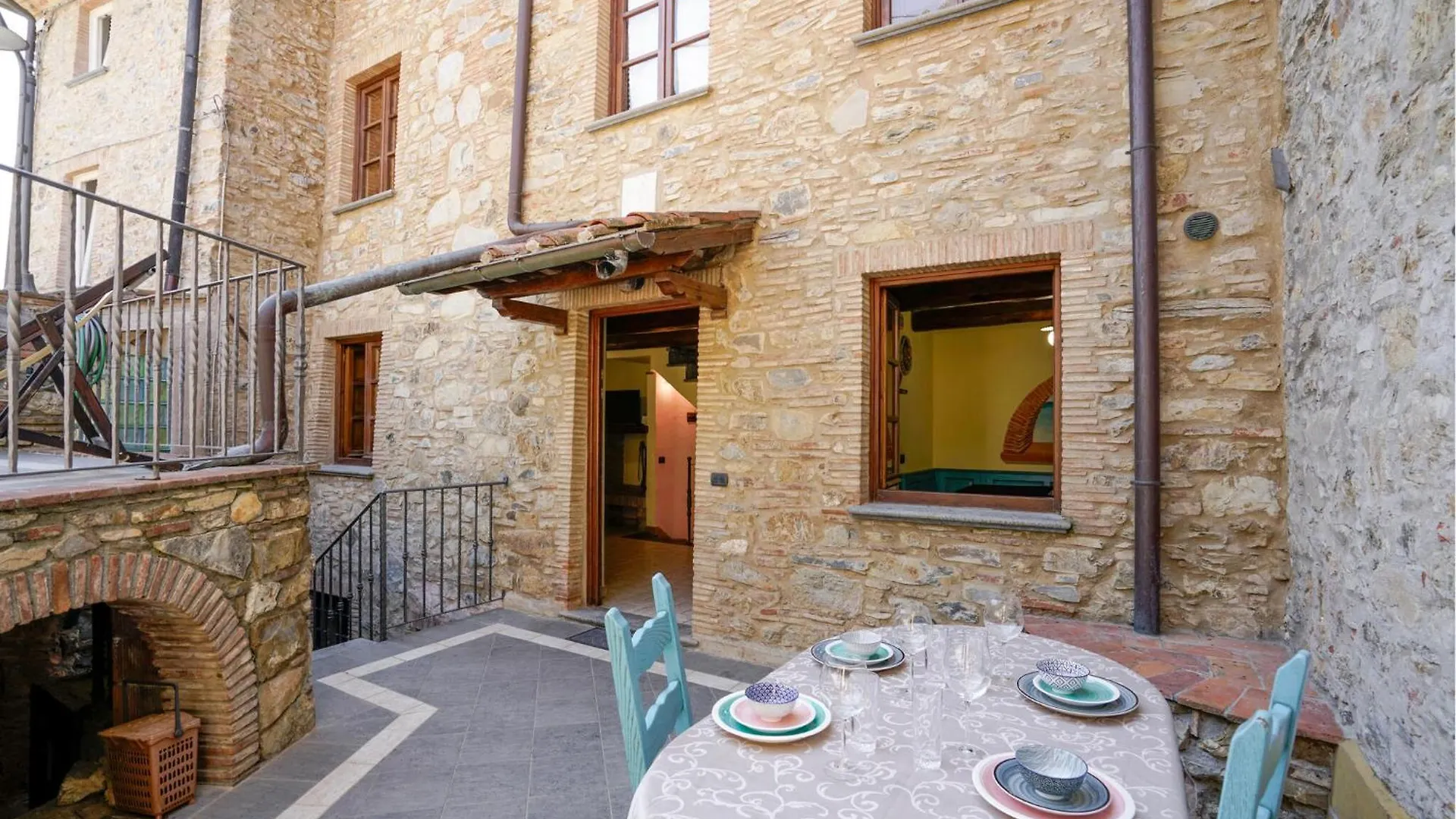 2 Bedroom Beautiful Home In Corsanico 0*, Corsanico-Bargecchia Italy